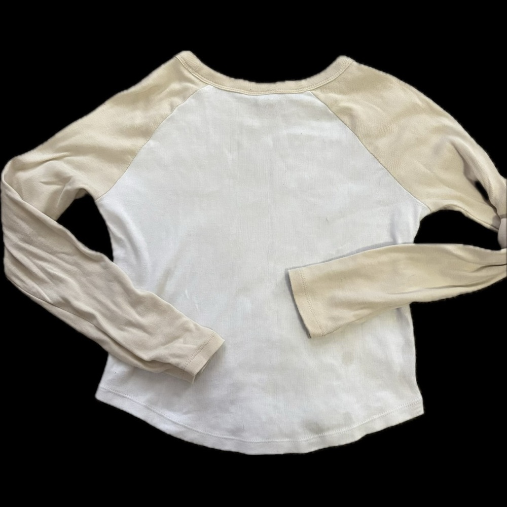Old Navy Kids Beige and White Long Sleeve Tee - Picture 2 of 2